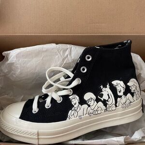 NWT Limited Edition Scooby Doo Converse